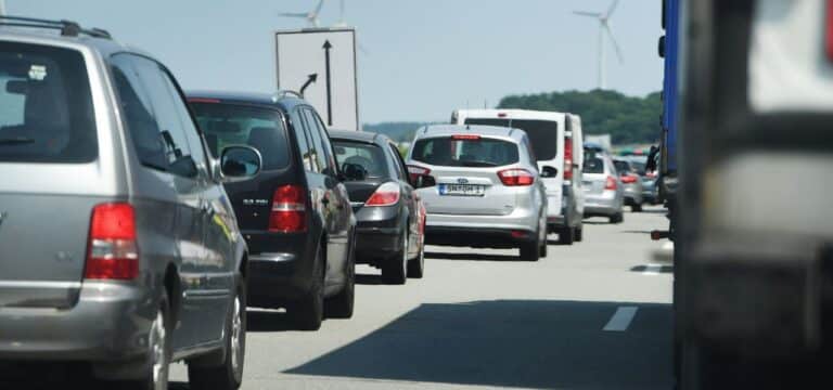 Autodichte in Mecklenburg-Vorpommern gestiegen