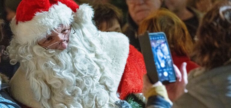 Stralsund: Weihnachtsmann schlägt Kind mit Rute ins Gesicht