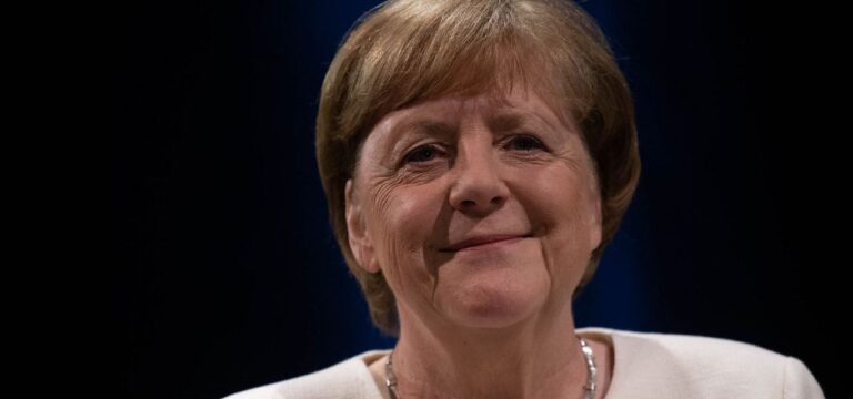 Angela Merkel stellt Autobiografie in Stralsund vor