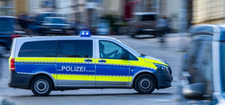 Neubrandenburg: Mann schlägt drei Frauen in kurzer Zeit ins Gesicht