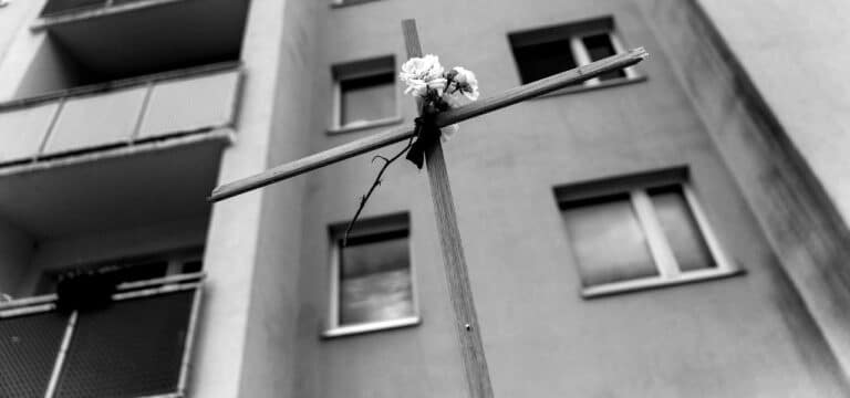Nach Sprung aus Hochhaus – Baby stirbt im Krankenhaus