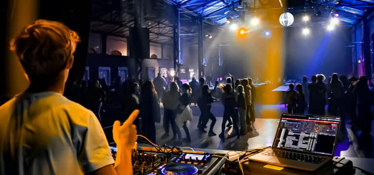 Wismar: Heute steigt die „Teenie Party 2.0“ in der Markthalle