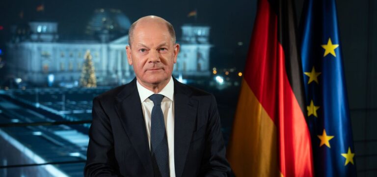 Appell in unsicheren Zeiten: Kanzler wirbt in Neujahrsansprache für Zusammenhalt