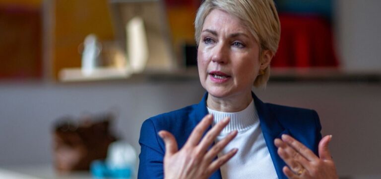 Schwesig will Bürokratieabbau voranbringen
