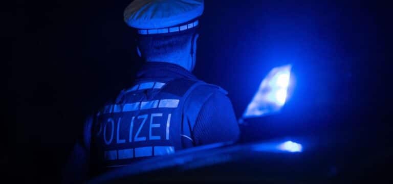 Rostock: Brand eines Sattelaufliegers auf der A20