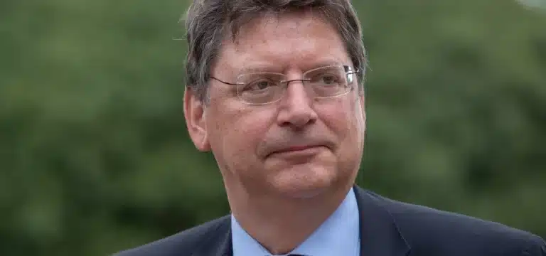 Wirtschaftsminister Meyer übergibt Amt – Dank von Schwesig