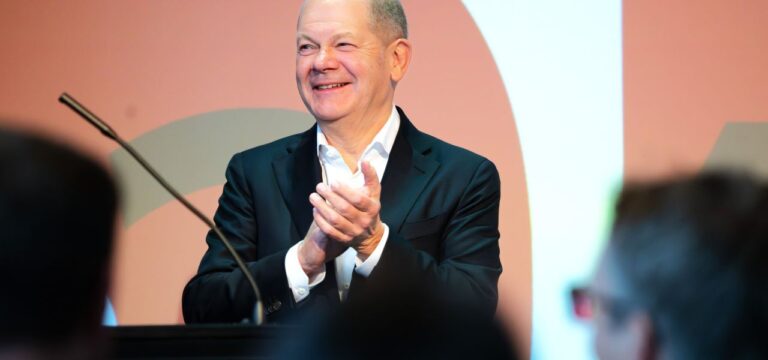 Scholz über Ampel: „Hätte früher auf den Tisch hauen müssen“