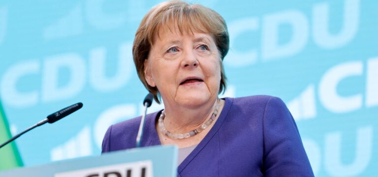 Nach Abstimmung mit AfD: „Falsch“ – Ex-Kanzlerin Merkel stellt sich gegen Merz