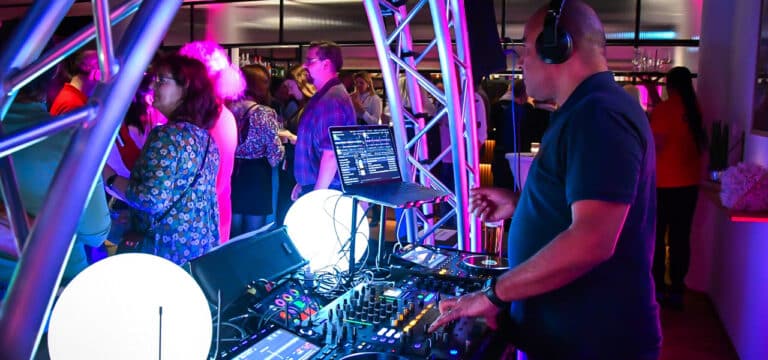 „Afterwork-Party“ im „Park Inn“ ist heute wieder am Start