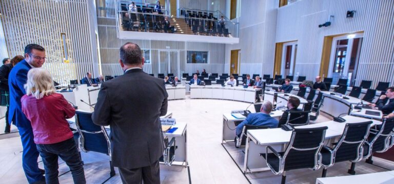 Ex-Kanzler Schröder sagt Aussage vor Landtags-Ausschuss ab