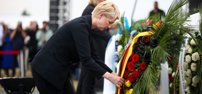 Schwesig ruft am Holocaust-Gedenktag zu Menschlichkeit auf