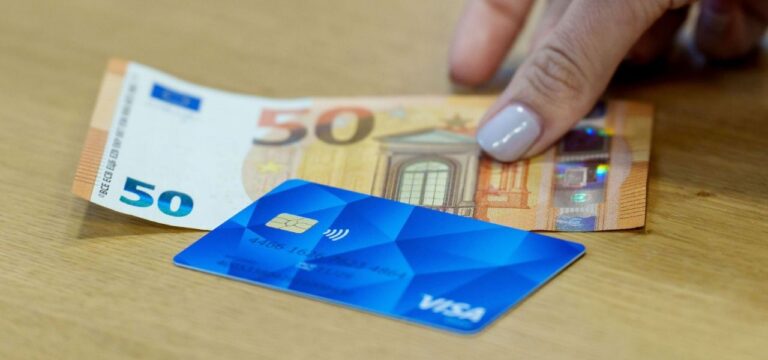 Bezahlkartensystem für Asylbewerber startet