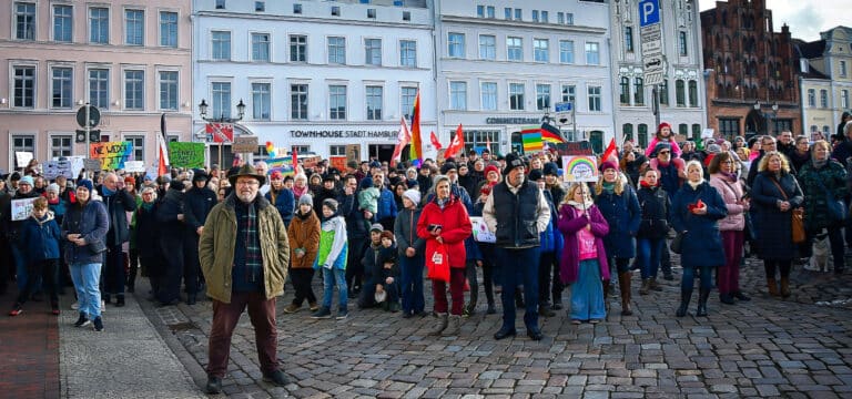 Bündnis „Wismar für alle“: Schon wieder auf die Straße?! Ja!