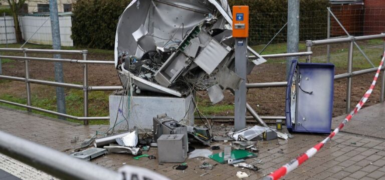 Fahrkartenautomaten in Laage gesprengt – 30.000 Euro Schaden