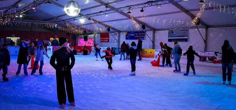 Wismar: Am Freitag gibt es die Zeugnisparty auf der Eisbahn