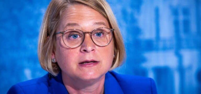 Hesse: Demokratie gegen Gleichgültigkeit verteidigen