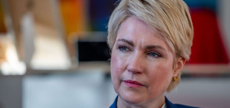 Schwesig gratuliert Hamburger SPD und Tschentscher