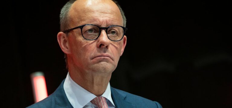 Proteste gegen Rechts: Merz will sich „nicht von Kurs abbringen“ lassen