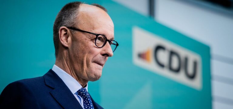 Klingbeil gibt sich skeptisch: Merz kündigt Gespräche mit SPD-Spitze für heute an