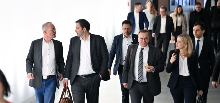 Keine Annäherung an die Union: SPD sammelt Mut beim Wunden lecken