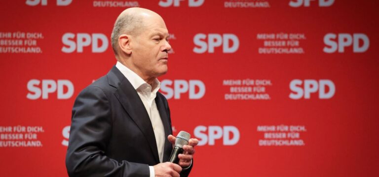 Scholz und Schwesig bei Wahlkampftermin in Schwerin