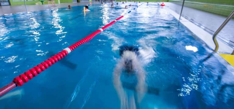 Zahl der Schwimmbadbesucher wieder auf Vor-Corona-Niveau