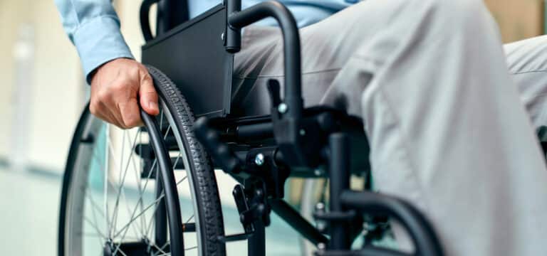 Ungewollter Ausflug endet glücklich für Rollstuhlfahrer