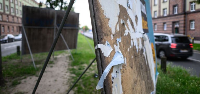 Straftaten: Schon über 1.000 Wahlplakate in MV beschädigt