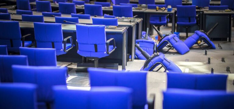 Fehler im neuen Bundestag: AfD-Abgeordnete bekommen sieben Stühle zu wenig