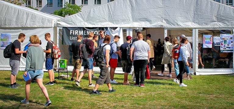 Ein Monat voller Höhepunkte: Die Hochschule Wismar startet mit dichtem Programm in den Mai