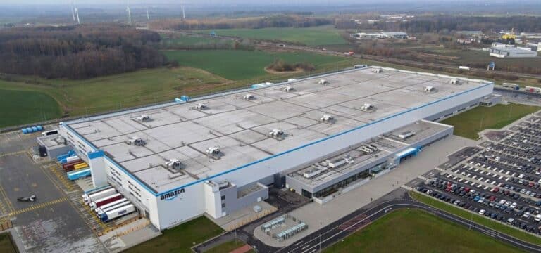 Mit zwei Autobahnen verbunden: Eröffnungsfeier im Amazon-Logistikzentrum