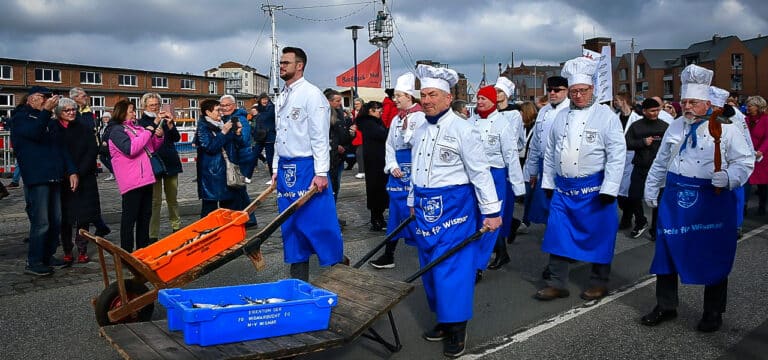 Wismarer Heringstage 2026 ab Samstag: Zwei Wochen maritimes Frühlingserlebnis