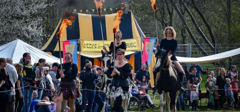 Mittelalterlicher Ostermarkt im Bürgerpark Wismar