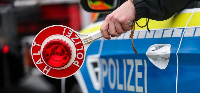 Rostock: Verdacht auf Verkehrsverstöße im Warnowtunnel