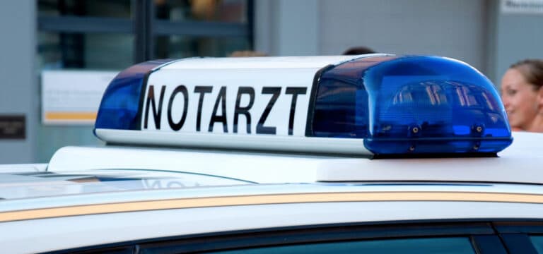 Neukloster: 20-Jähriger nach Unfall mit E-Scooter schwer verletzt