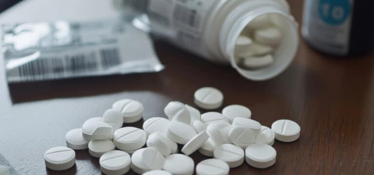 Wann, wie oft, wie viele? Ibu, Paracetamol, ASS: Fünf Fragen zu Schmerzmitteln
