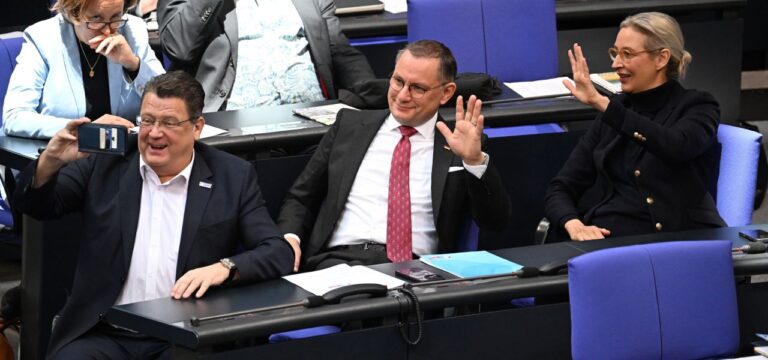 Umfrage-Schock für die Union: CDU/CSU nur noch einen Prozentpunkt vor der AfD