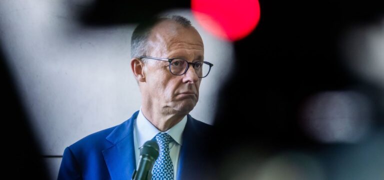 „Dramatischer Absturz“: AfD und Union in Umfrage erstmals gleichauf