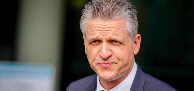 Frei will wegen Verteidigungsausgaben im Sozialsystem sparen