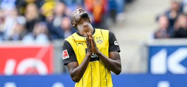 Holstein Kiel dreht völlig durch: BVB gewinnt nach höchst umstrittenem Last-Minute-Tor