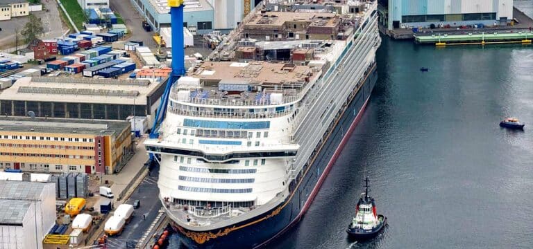 Auslauftermin in Wismar erneut verschoben: Behörde sperrt gesamtes Hafengebiet