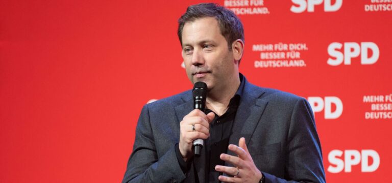 Klingbeil: „Zurücklehnen geht nicht“ – Alle Ministerien müssen sparen