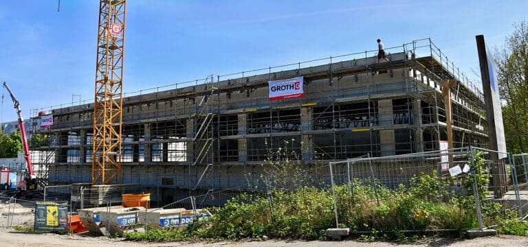 Wismar: Richtfest der neuen Sporthalle am Friedenshof