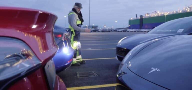 Kaum Nachfrage bei Tesla: Zunehmende Präsenz in den Häfen Wismar und Rostock