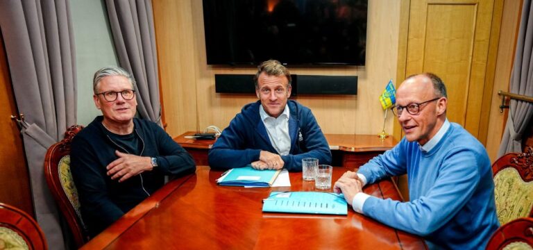 Merz ist mit Starmer und Macron auf dem Weg nach Kiew