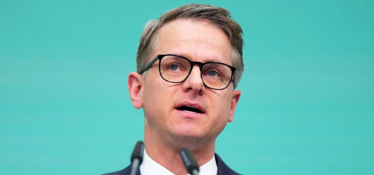 Linnemann macht wegen Bürgergeldreform Druck auf Bas