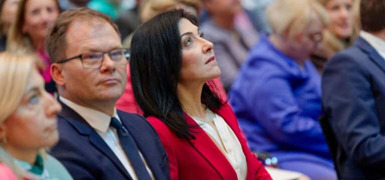 Schneider und Reiche uneins über Atomkraft-Einstufung
