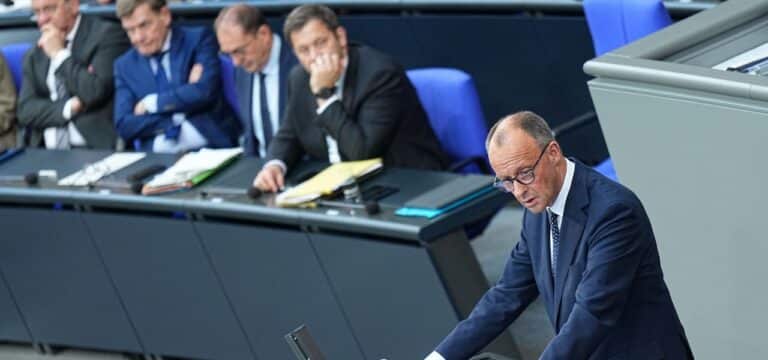 „Wohlstand für alle“ erneuern: Merz will Deutschland zur „Wachstumslokomotive“ machen