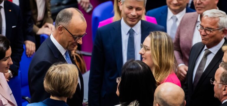 „Fehlstart kein Nachteil“: Merz will ohne Pomp und Chichi regieren