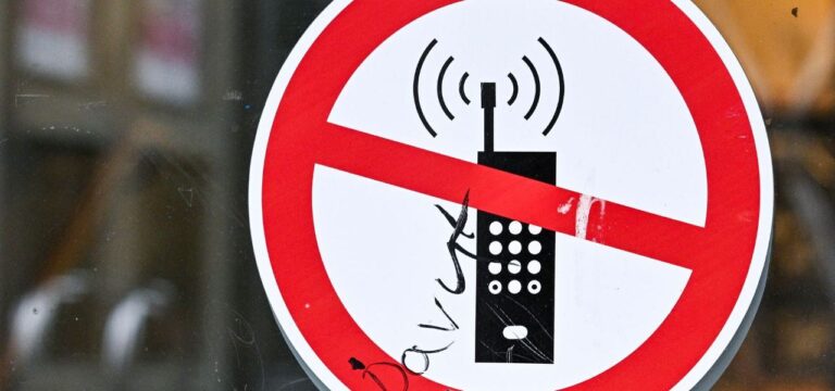 Handyverbot in Schulen bis Klasse neun empfohlen